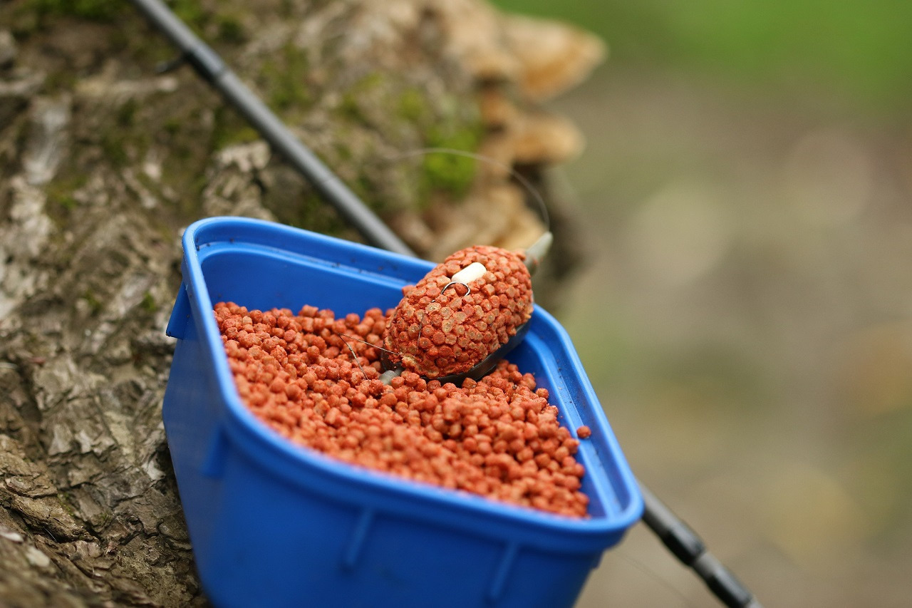 Come si preparano i pellet per l'alimentatore Method?